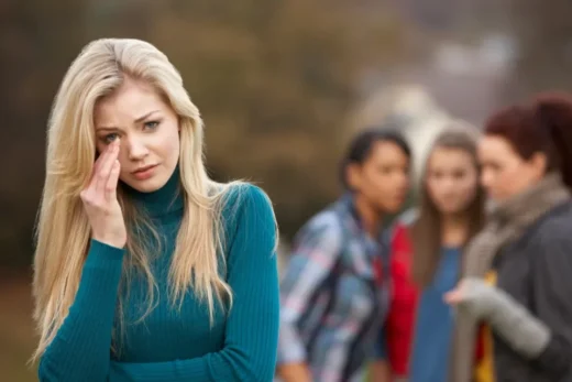 Perché ci sentiamo giudicati psicologia